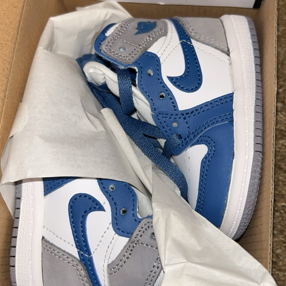 Baby Jordan Retro